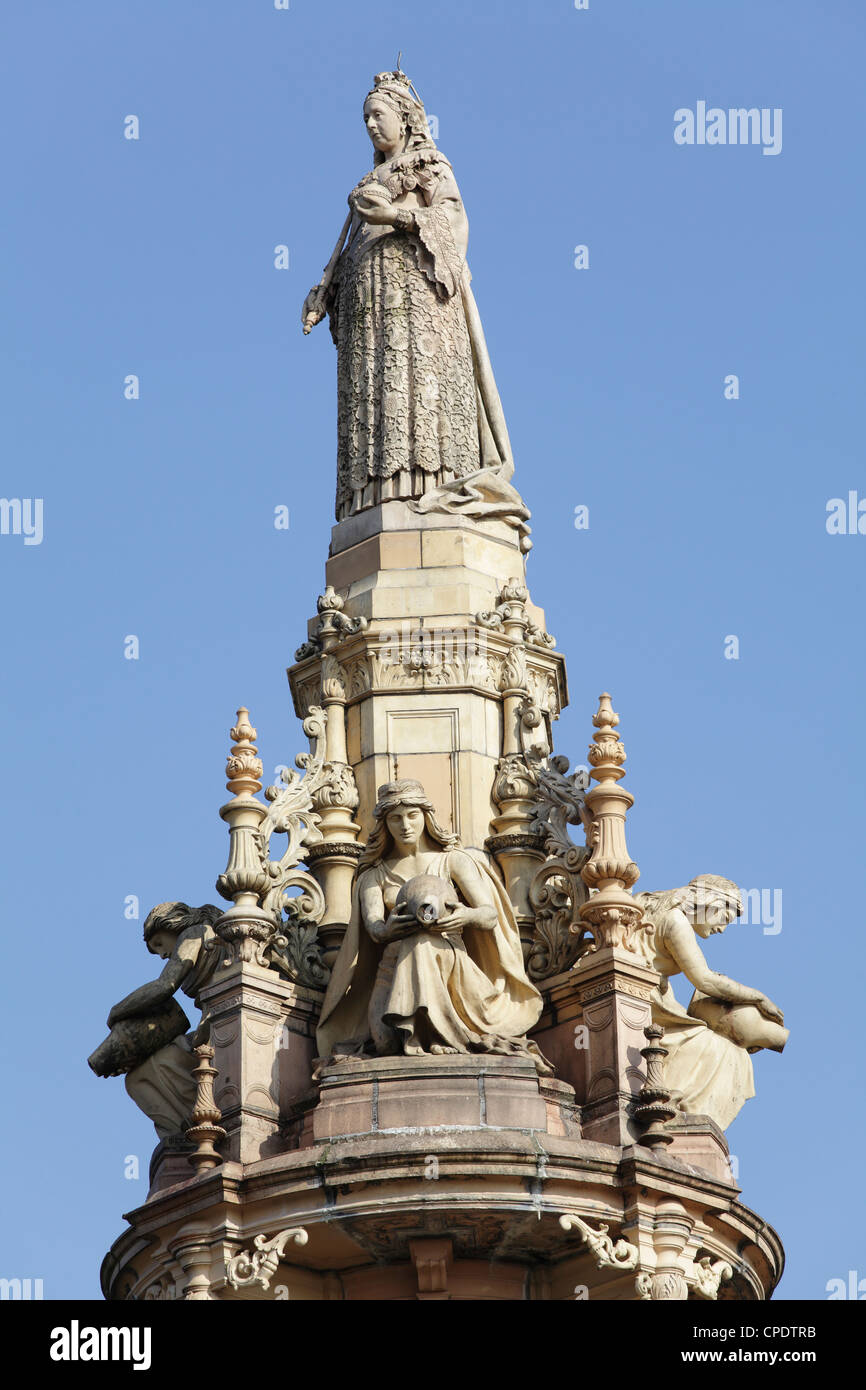 Doulton Fountain al Glasgow Green Public Park la più grande fontana di terracotta del mondo, Glasgow, Scozia Regno Unito Foto Stock