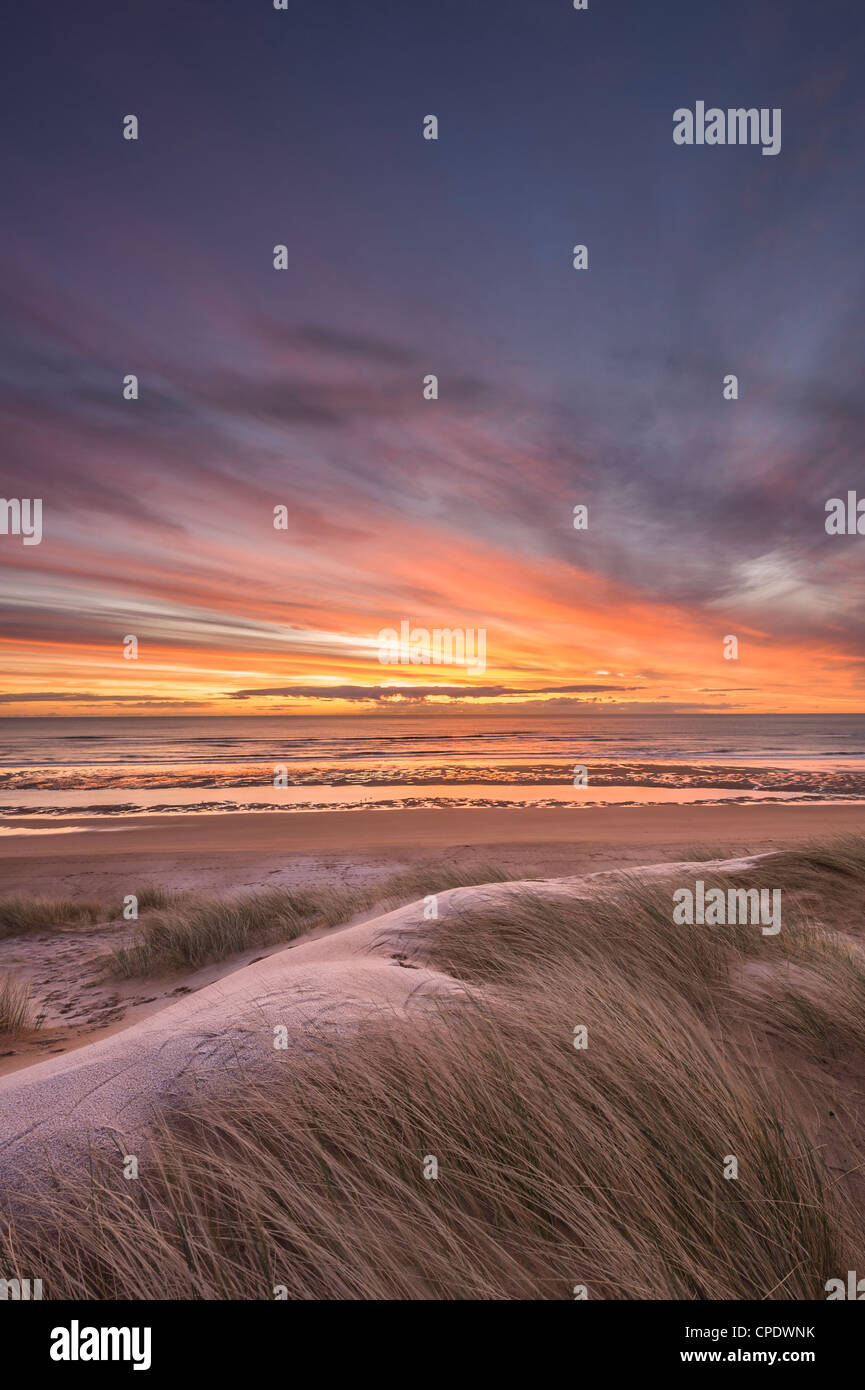 A Balmedie Beach a sunrise, Aberdeenshire, Scotland, Regno Unito Foto Stock