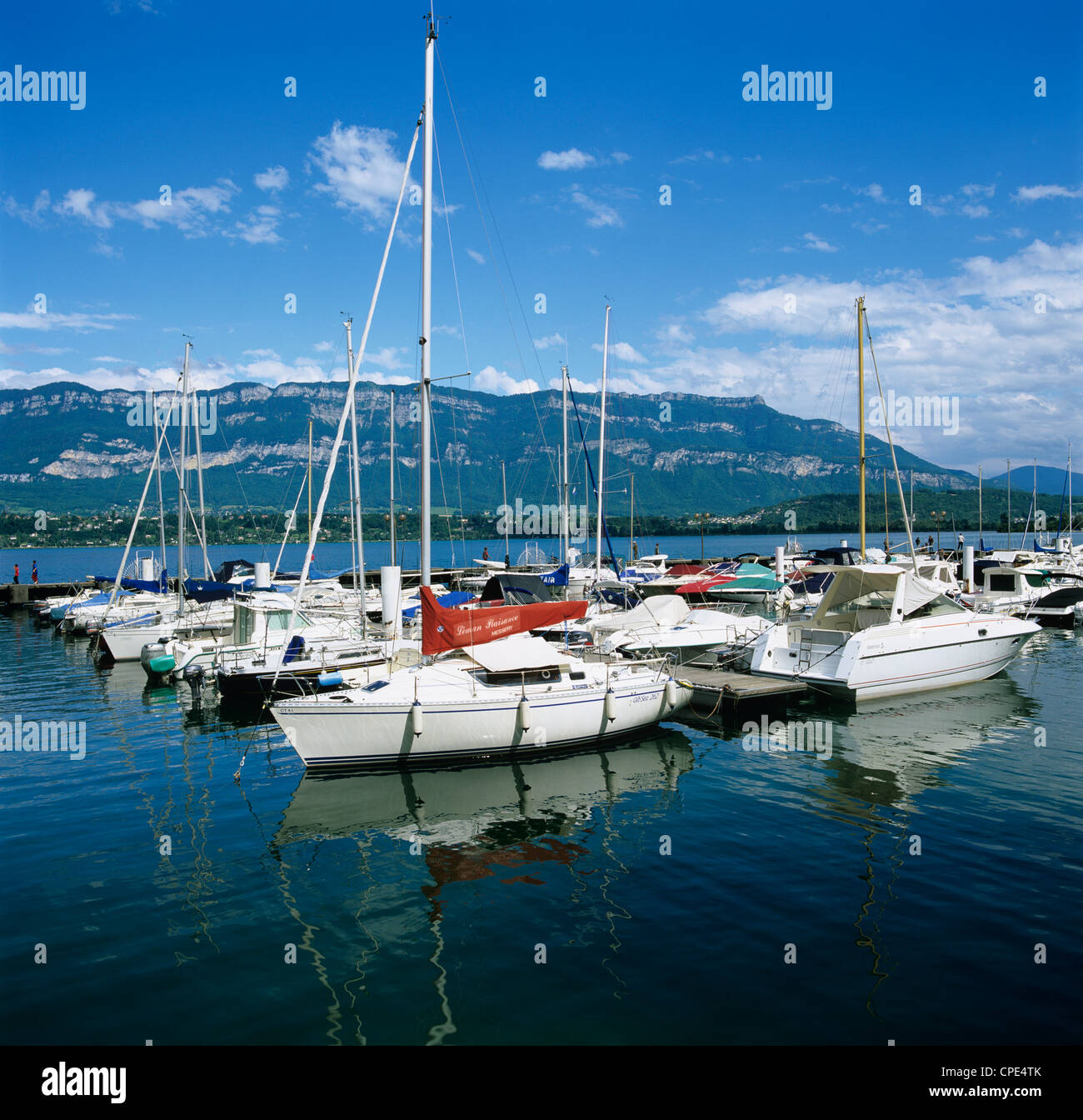 Marina sul Lac du Bourget, Aix les Bains, Rhone Alpes, Francia, Europa Foto Stock