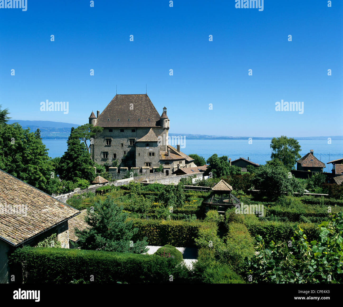 Il castello e le Jardin des Cinq Sens (giardino dei cinque sensi), Yvoire, il lago di Ginevra (Lac Leman), Rhone Alpes, Francia, Europa Foto Stock