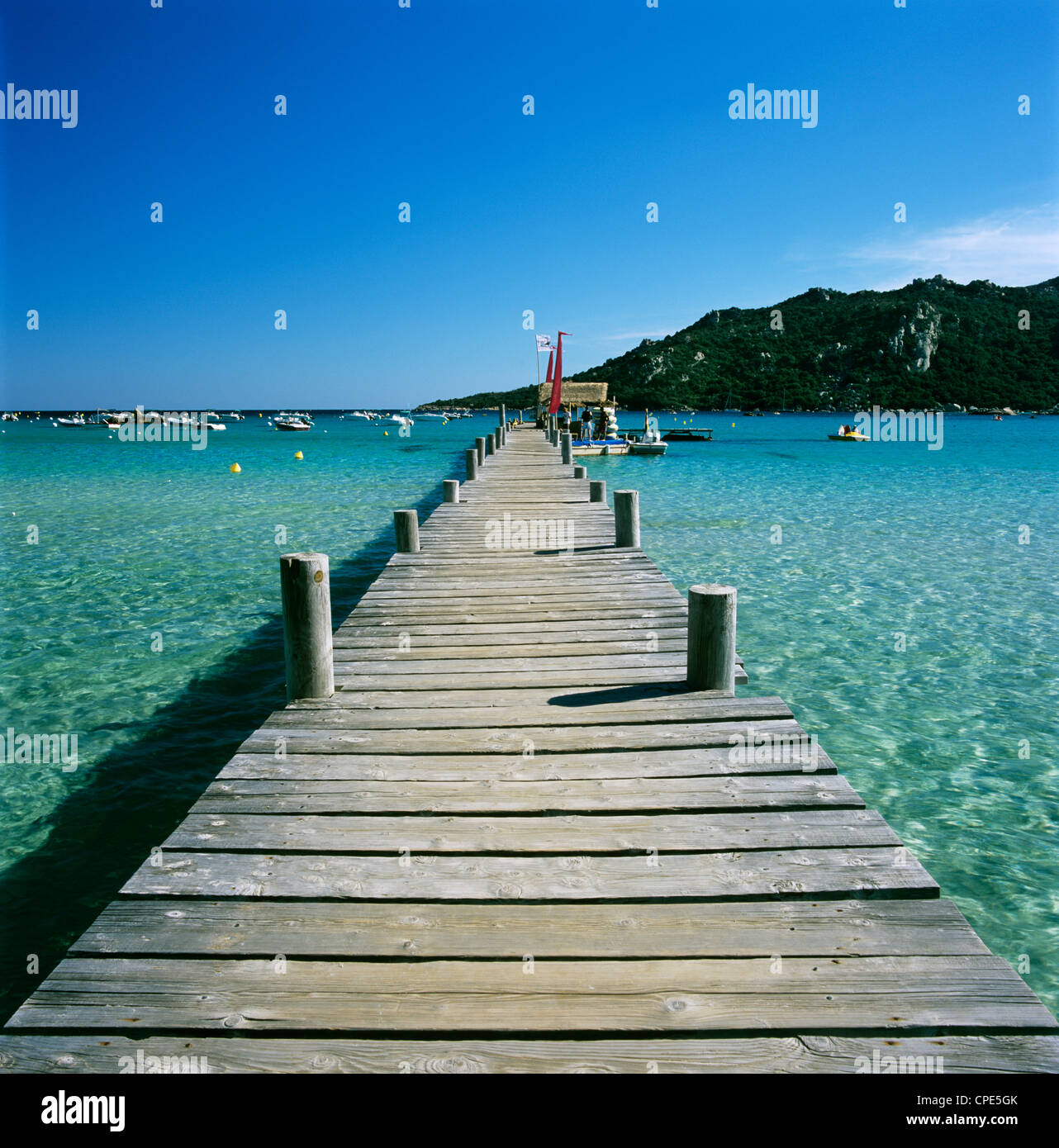 Pier e bay, Plage de Santa Giulia, a sud-est della Corsica, Corsica, Francia, Mediterraneo, Europa Foto Stock