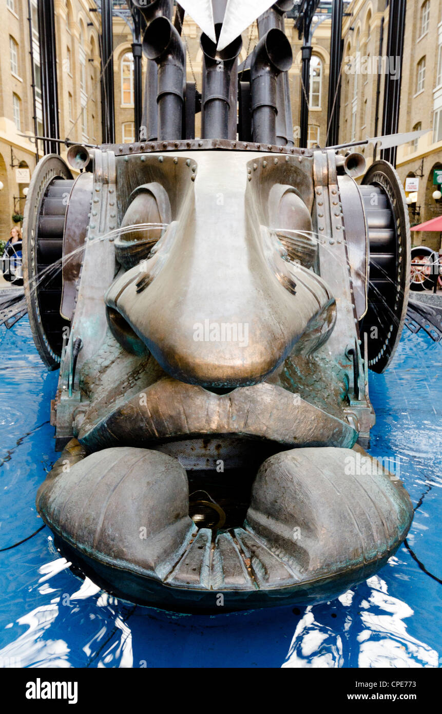 "Navigatori" scultura in bronzo di David Kemp nel fieno la Galleria Arcade, South Bank, Southwark, Londra, Inghilterra Foto Stock