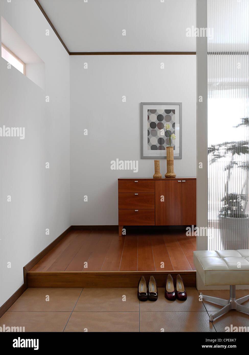 Cabinet in legno nella camera Foto Stock