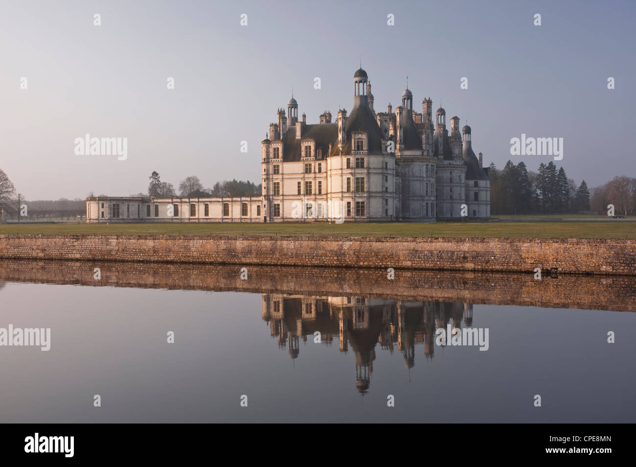 Chateau de Chambord, Sito Patrimonio Mondiale dell'UNESCO, Chambord, Valle della Loira, in Francia, in Europa Foto Stock