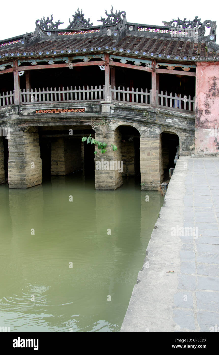 Il Vietnam, da nang. villaggio storico di Hoi An, porto commerciale da 15th del XIX secolo, Thu Bon river. ponte coperto giapponese. Foto Stock