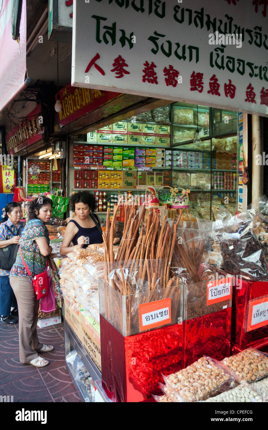 Shopping a Chinatown, Bangkok, Thailandia Foto Stock