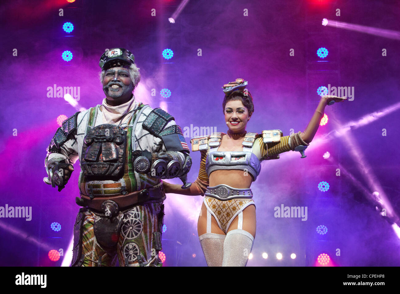 Prestazioni di Andrew Lloyd Webber il musical Starlight Express presso il Nuovo Teatro di Wimbledon, Londra Foto Stock