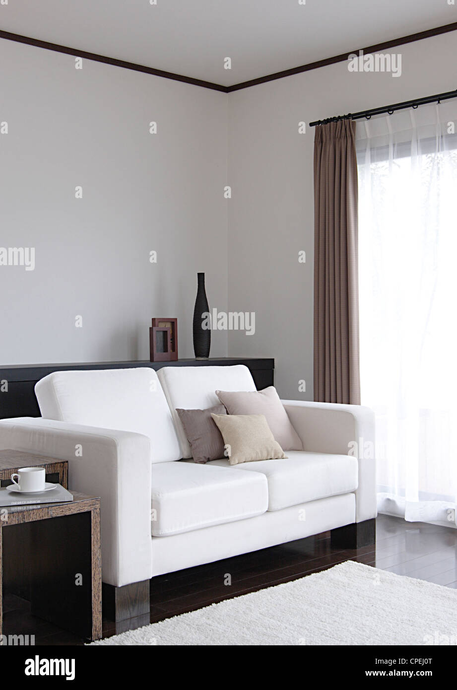 Moderno divano nel soggiorno Foto Stock