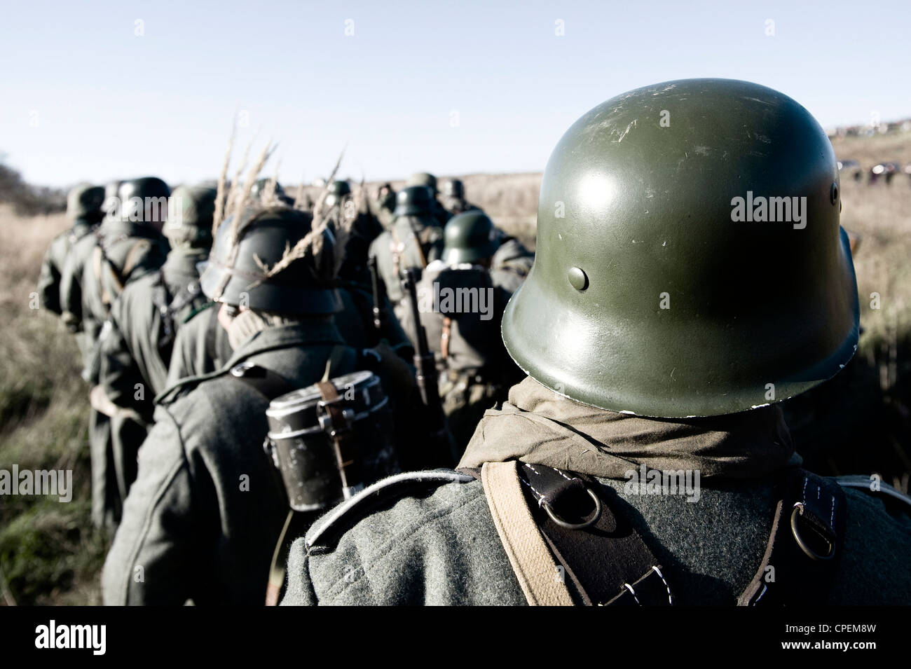 Seconda guerra mondiale i soldati standind in una riga Foto Stock