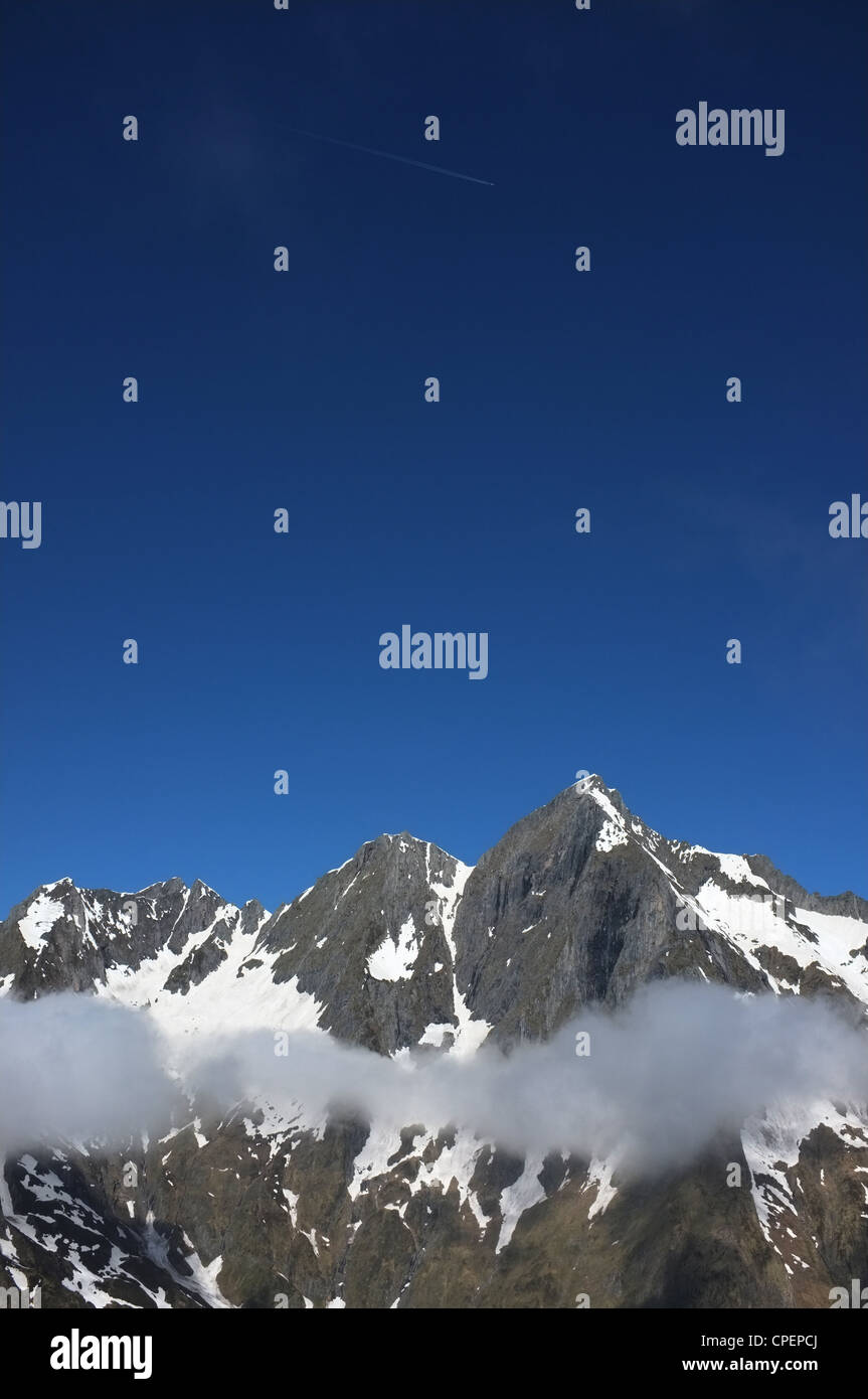 Vista del Monte Valier dall'est vicino Col de Pausa, Ariège, Midi-Pirenei, Francia. Foto Stock