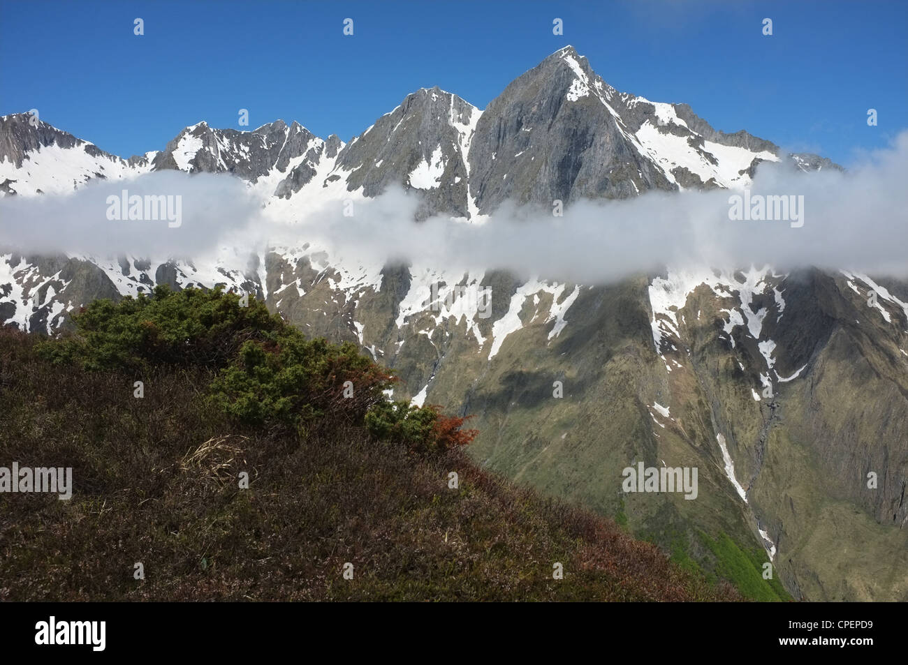 Vista del Monte Valier dall'est vicino Col de Pausa, Ariège, Midi-Pirenei, Francia. Foto Stock