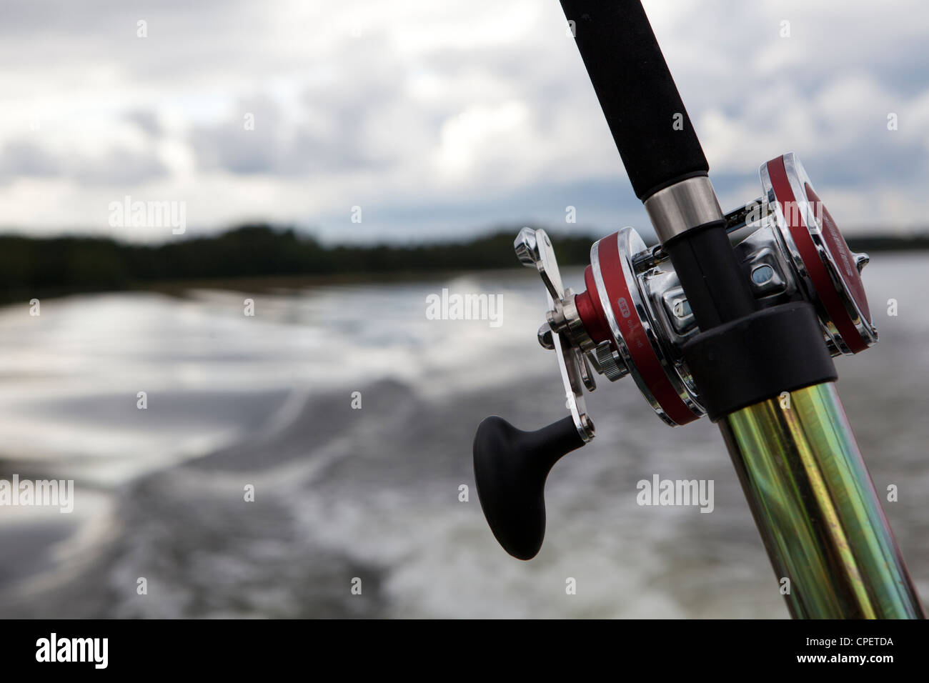 La pesca in lago di Finlandia Foto Stock