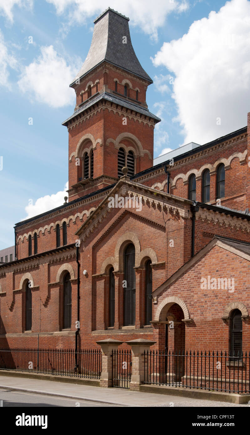 L'ex chiesa restaurata di San Pietro, Ancoats, Northern Quarter, Manchester, Inghilterra, Regno Unito. Ora una sala prove per l'orchestra Halle. Foto Stock