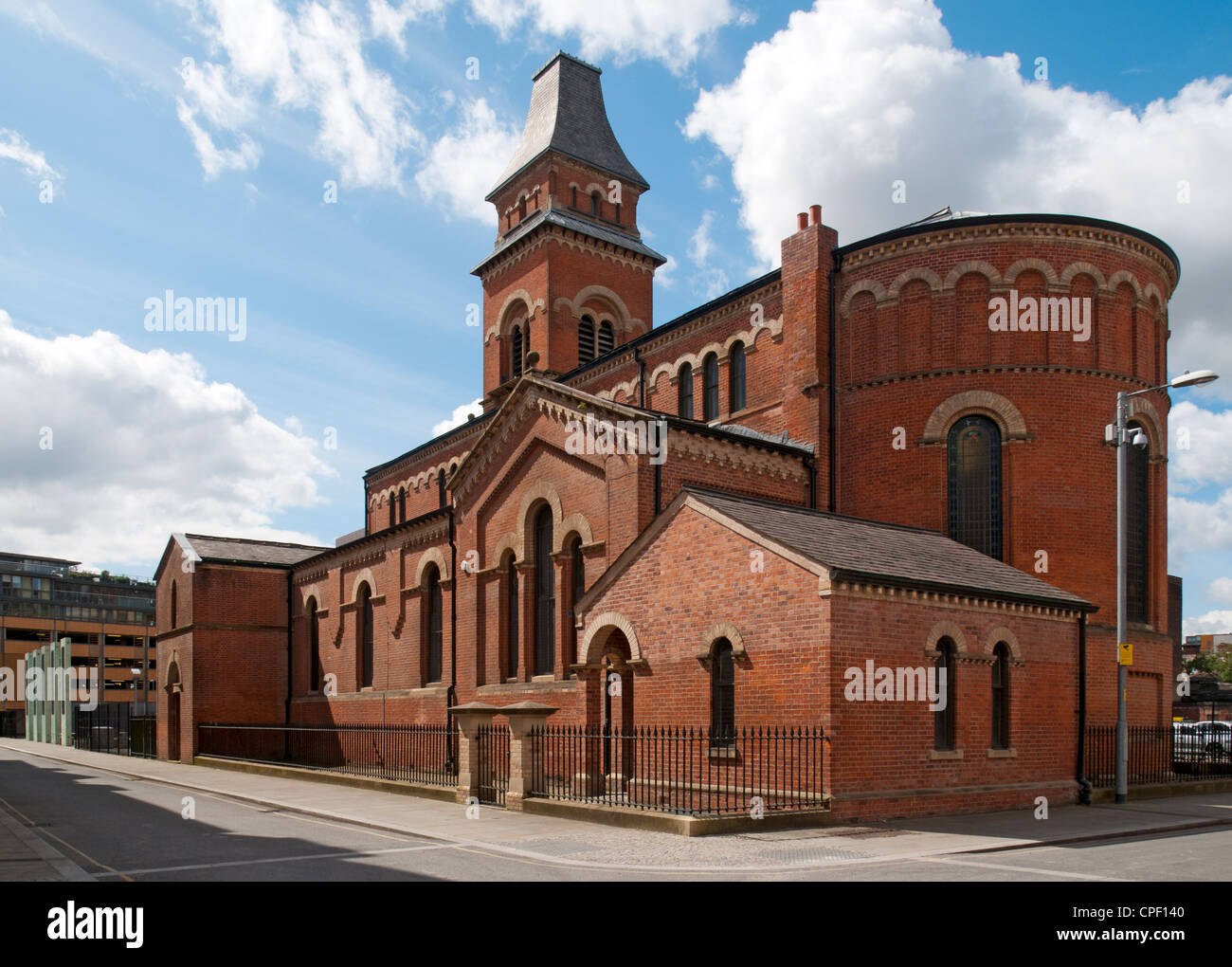 L'ex chiesa restaurata di San Pietro, Ancoats, Northern Quarter, Manchester, Inghilterra, Regno Unito. Ora una sala prove per l'orchestra Halle. Foto Stock
