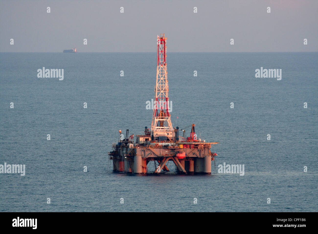 Oil Rig off Malta Foto Stock