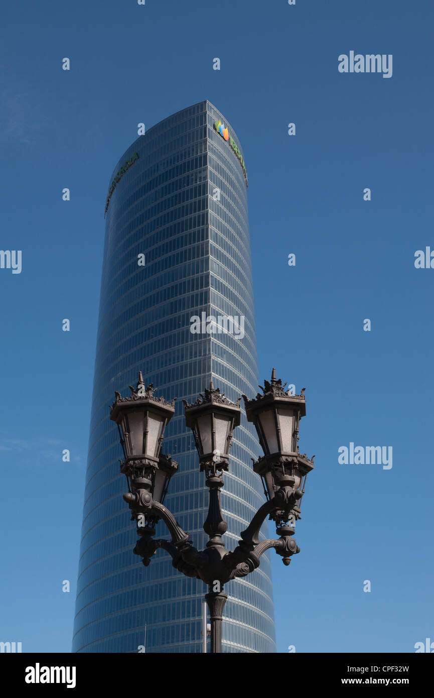 Iberdrola Tower (Torre Iberdrola) Plaza de Euskadi Bilbao Foto Stock