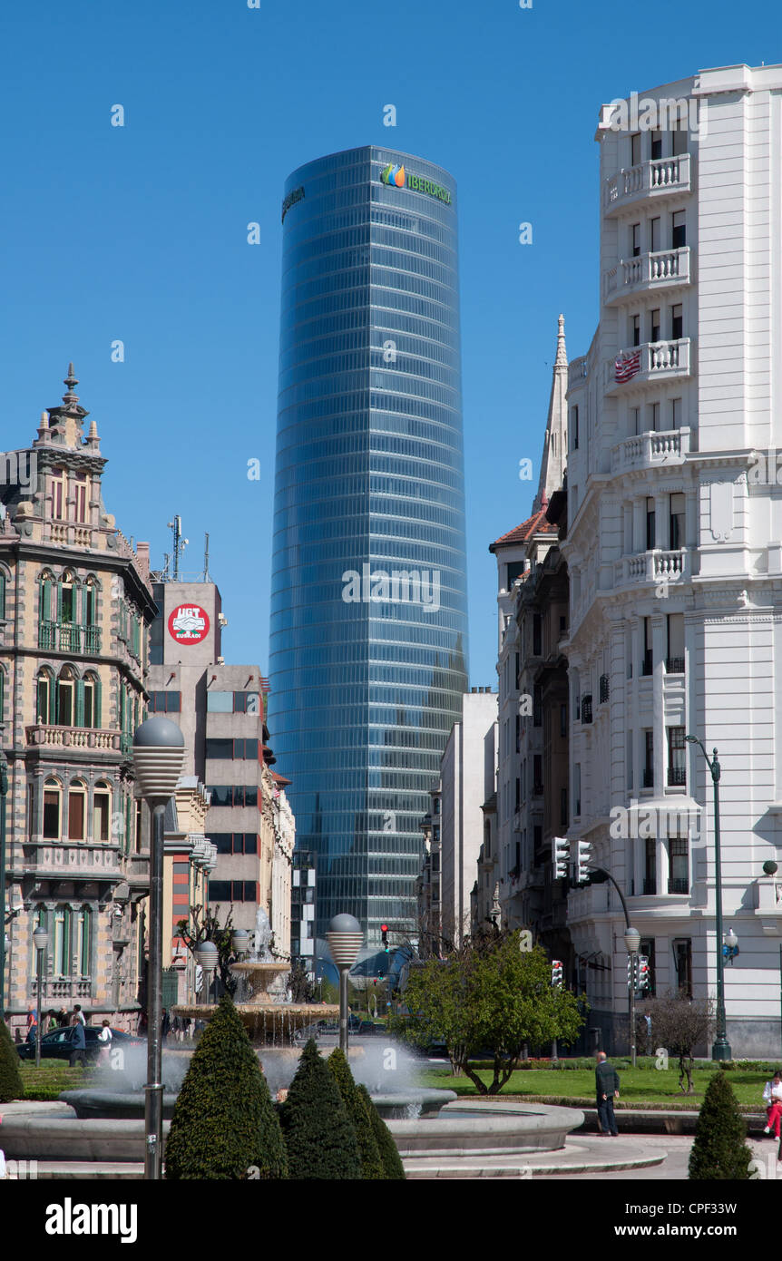 Iberdrola Tower (Torre Iberdrola) Plaza de Euskadi Bilbao Foto Stock