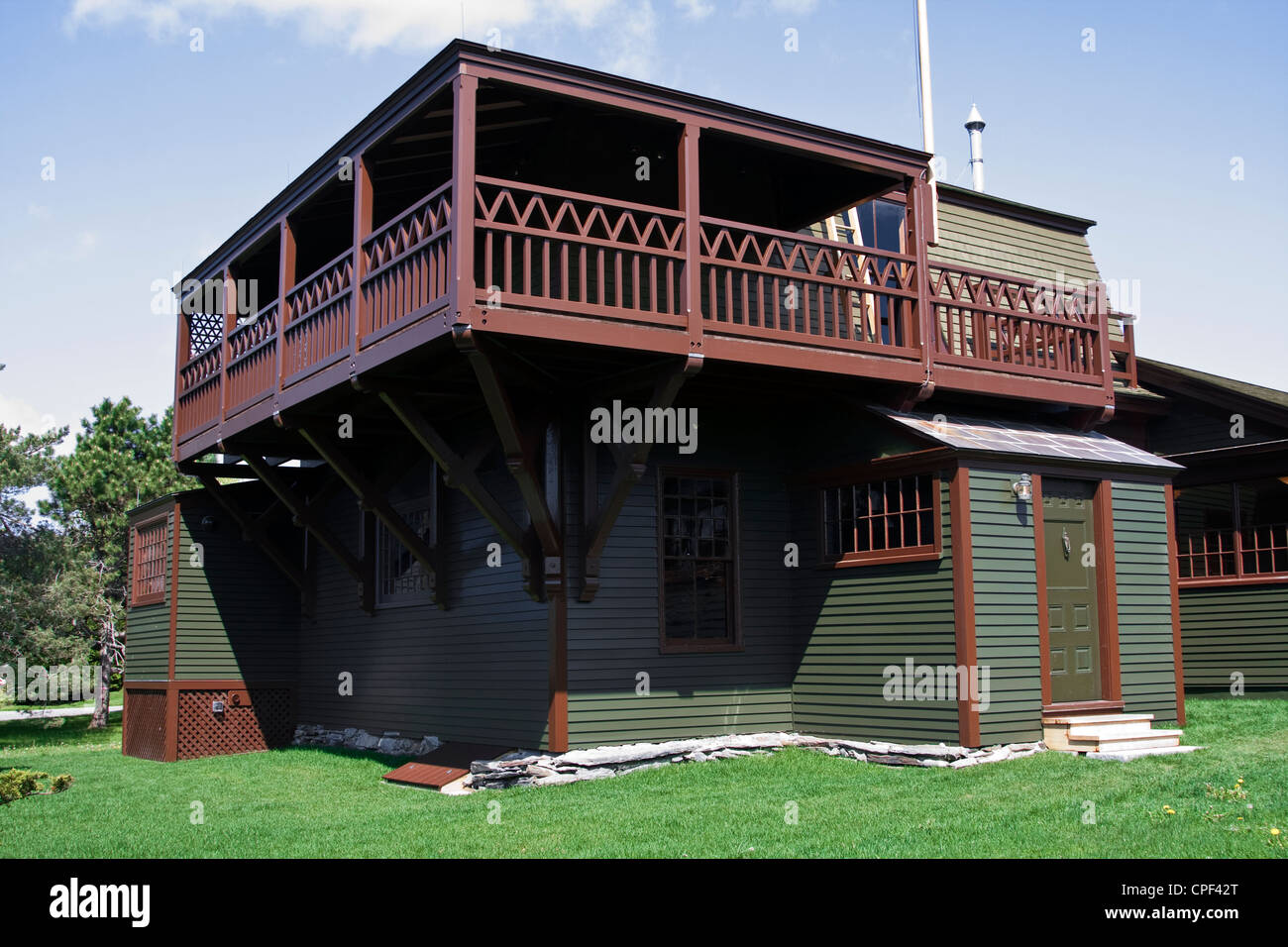 Winslow Homer artista studio Prouts collo, Scarborough MaineThis immagine mostra la seconda storia balcone porticato e il lato ingresso. Foto Stock