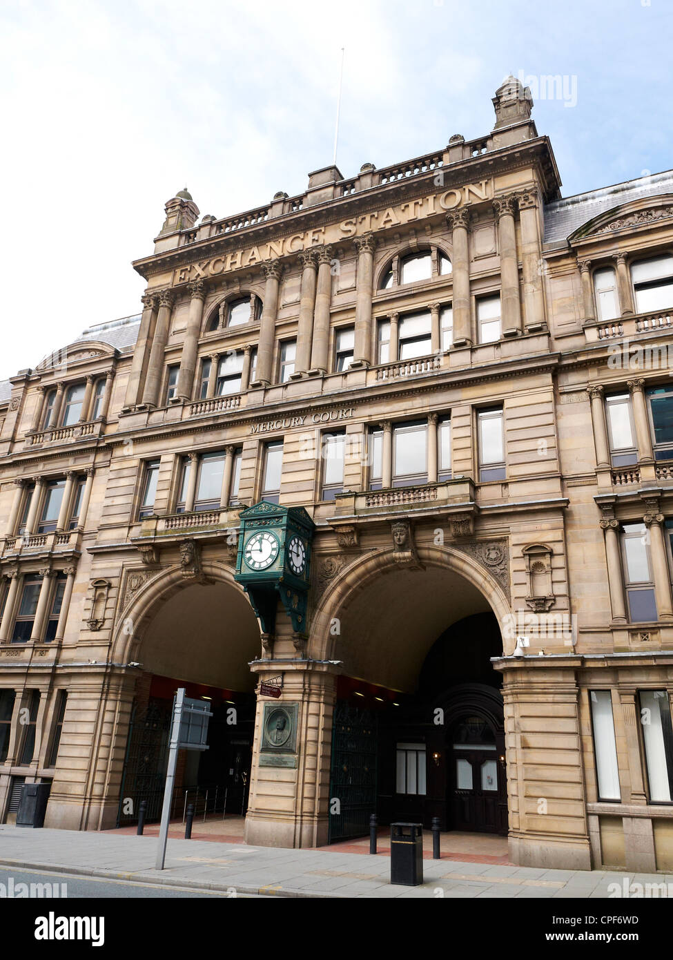 Scambio della stazione ferroviaria (ex) ora Corte di mercurio edificio per uffici a Liverpool Regno Unito Foto Stock