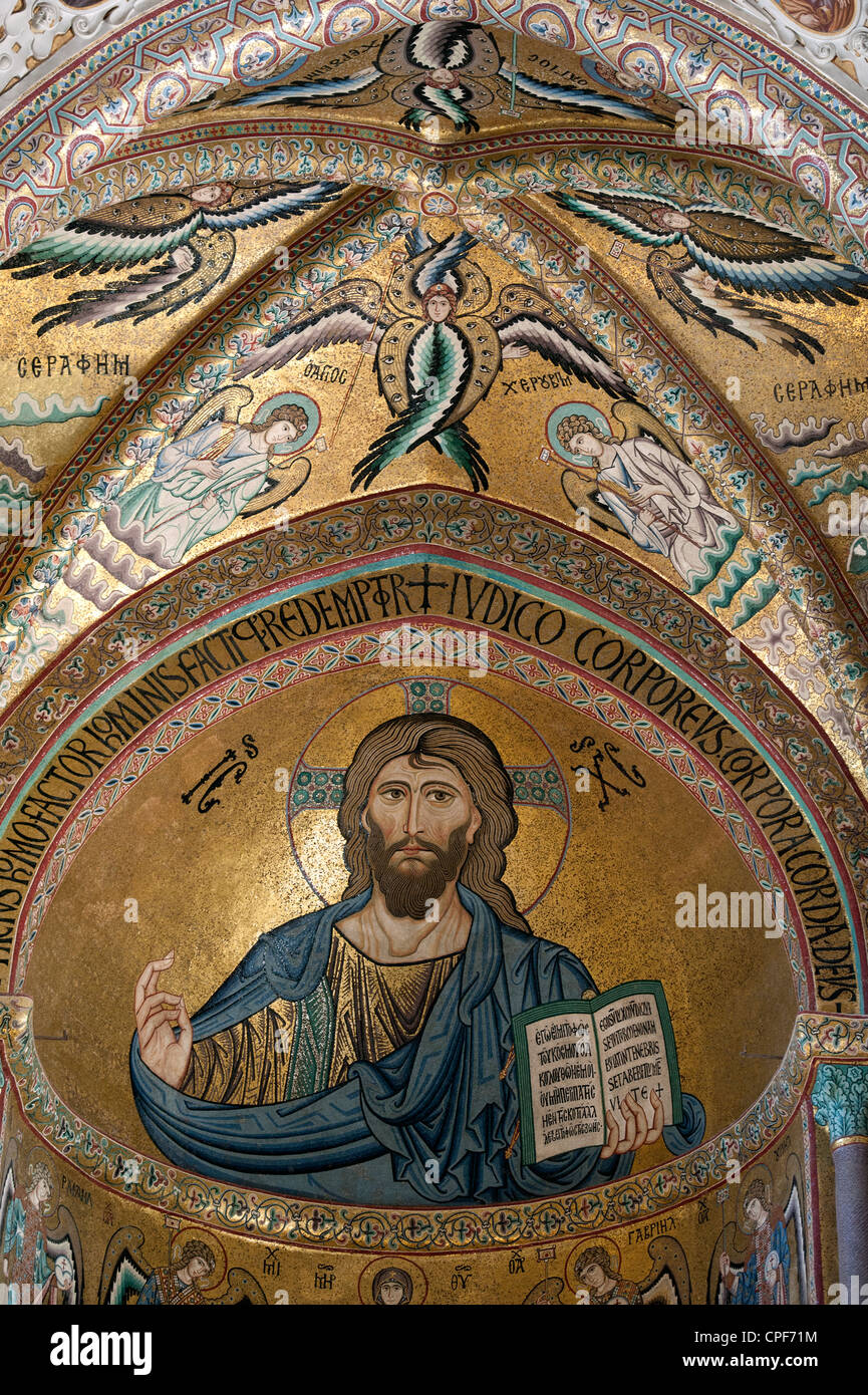 Un mosaico di Gesù nell'abside di Cefalù la cattedrale di Foto Stock