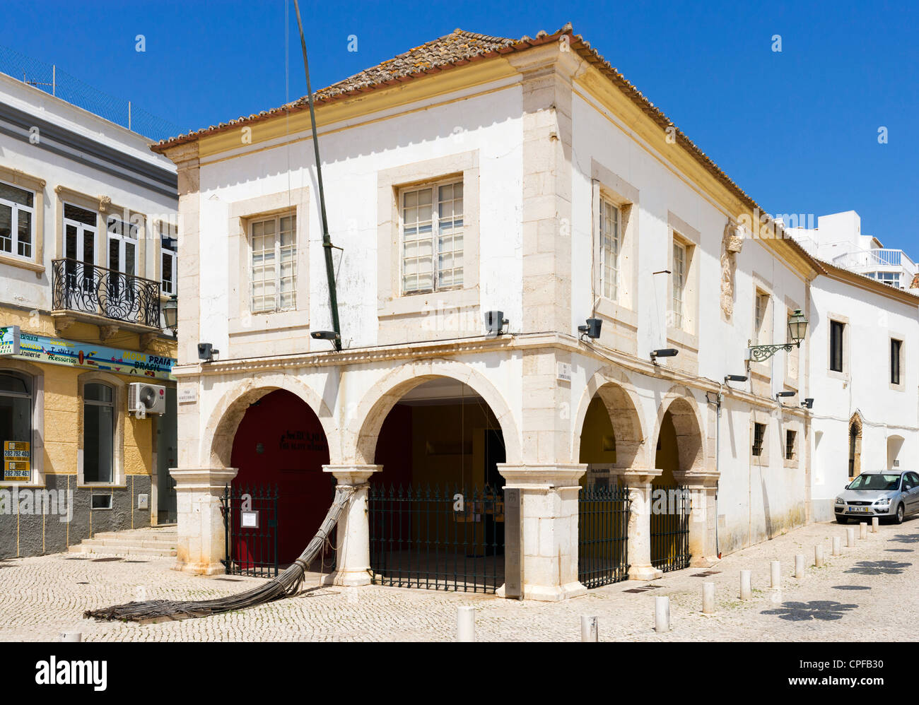 Il vecchio mercato di schiavi edificio in Praca da Republica, Old Town (Cidade Velha), Lagos, Algarve, PORTOGALLO Foto Stock