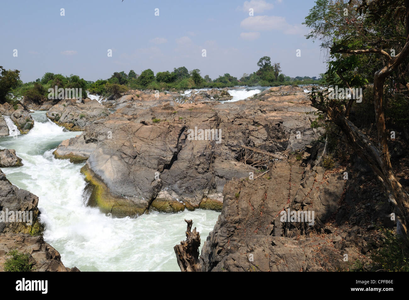 Trappole di pesca in Khong Phapheng Cascate del Fiume Mekong Champasak Provincia sud Laos Foto Stock