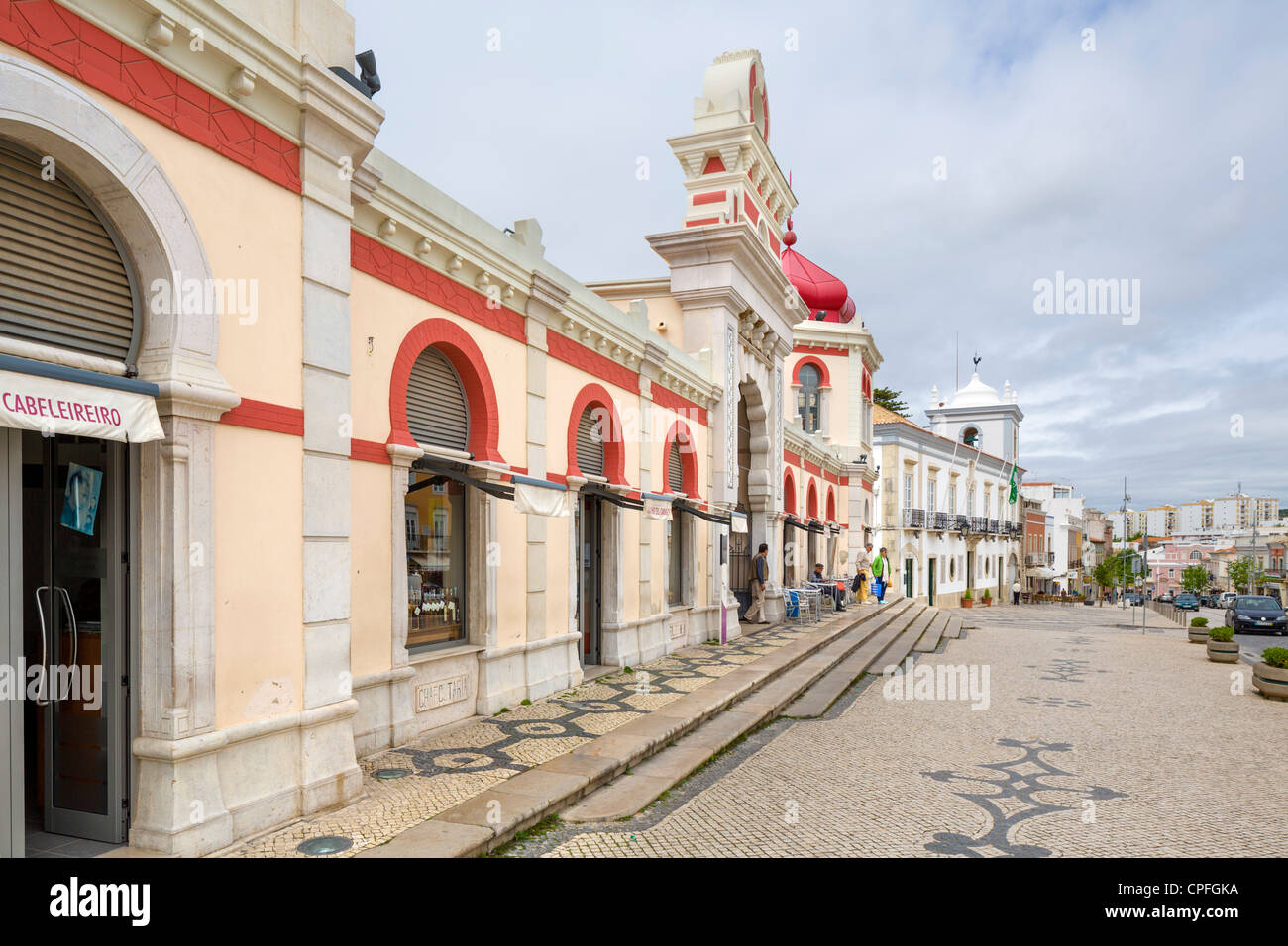 Mercato coperto nel centro della città, Rua Jose Fernandes Guerreiro, Loule, Algarve, PORTOGALLO Foto Stock