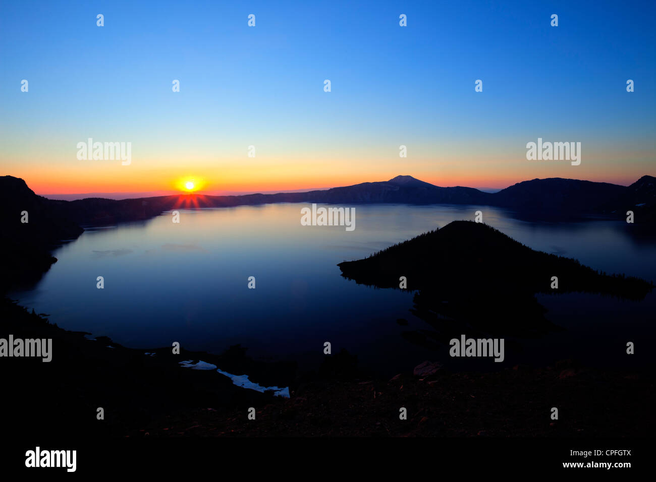 Crater Lake sunrise. Foto Stock