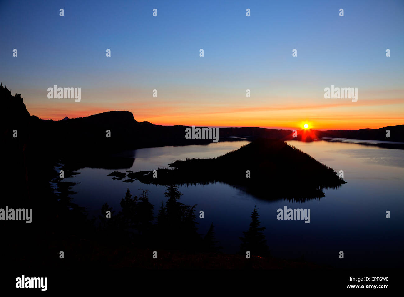 Crater Lake sunrise. Oregon. Foto Stock