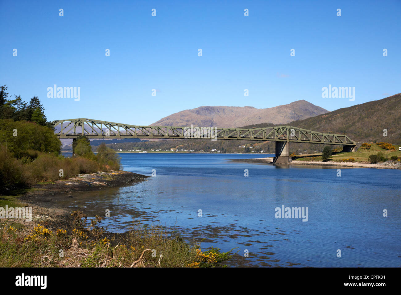 Ballachulish ponte sopra il si restringe tra Loch Leven e loch linnhe portante la a82 road Highlands della Scozia uk Foto Stock