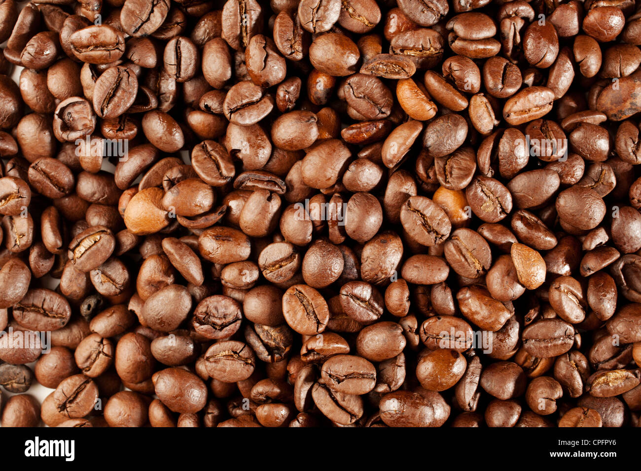 Pila di chicchi di caffè tostati Foto Stock