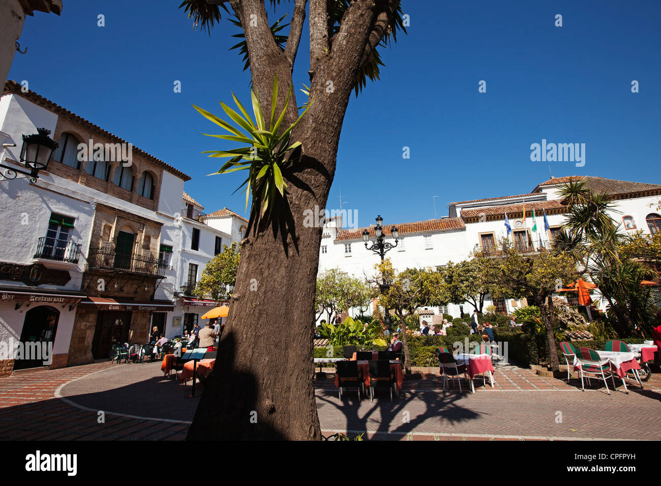 Plaza de los Naranjos nella città vecchia di Marbella Malaga Costa del Sol Andalusia Spagna Foto Stock