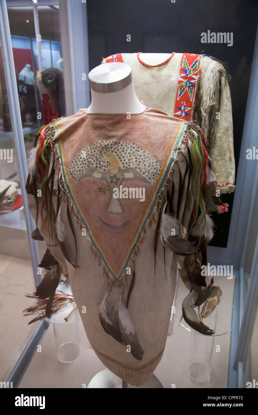 Camicie, che presumibilmente apparteneva al Crazy Horse, Lakota Museum,  Sioux, San Francesco, Rosebud Prenotazione, Dakota del Sud, STATI UNITI D' AMERICA Foto stock - Alamy