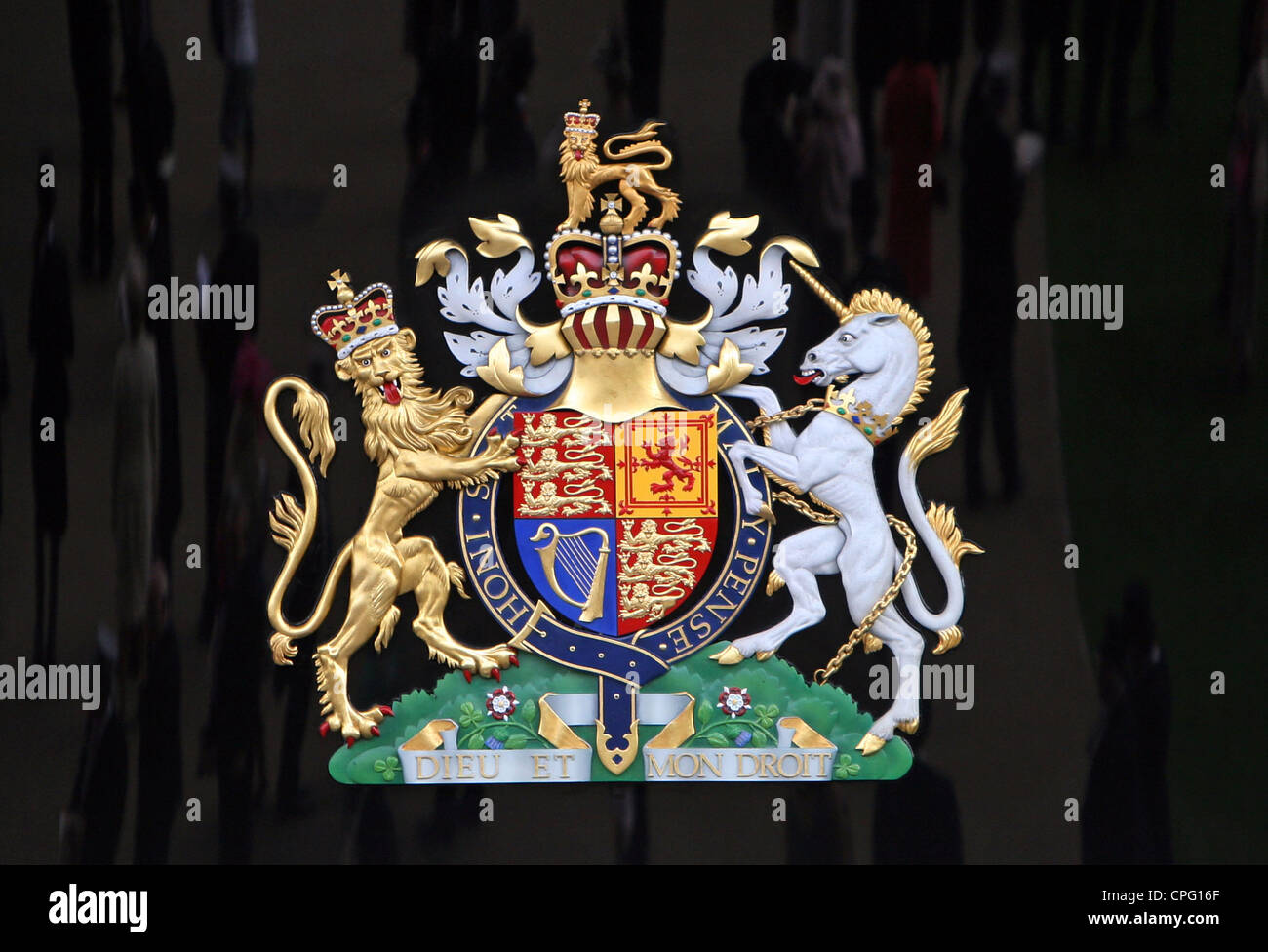 Stemma della Regina Elisabetta II nel Regno Unito, Ascot, Regno Unito Foto Stock