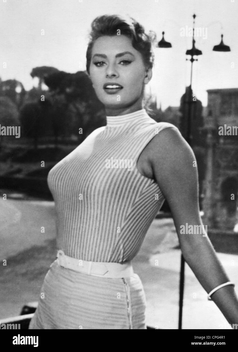 Loren, Sophia, * 20.9.1934, attrice italiana, mezza lunghezza, cartolina, , Foto Stock