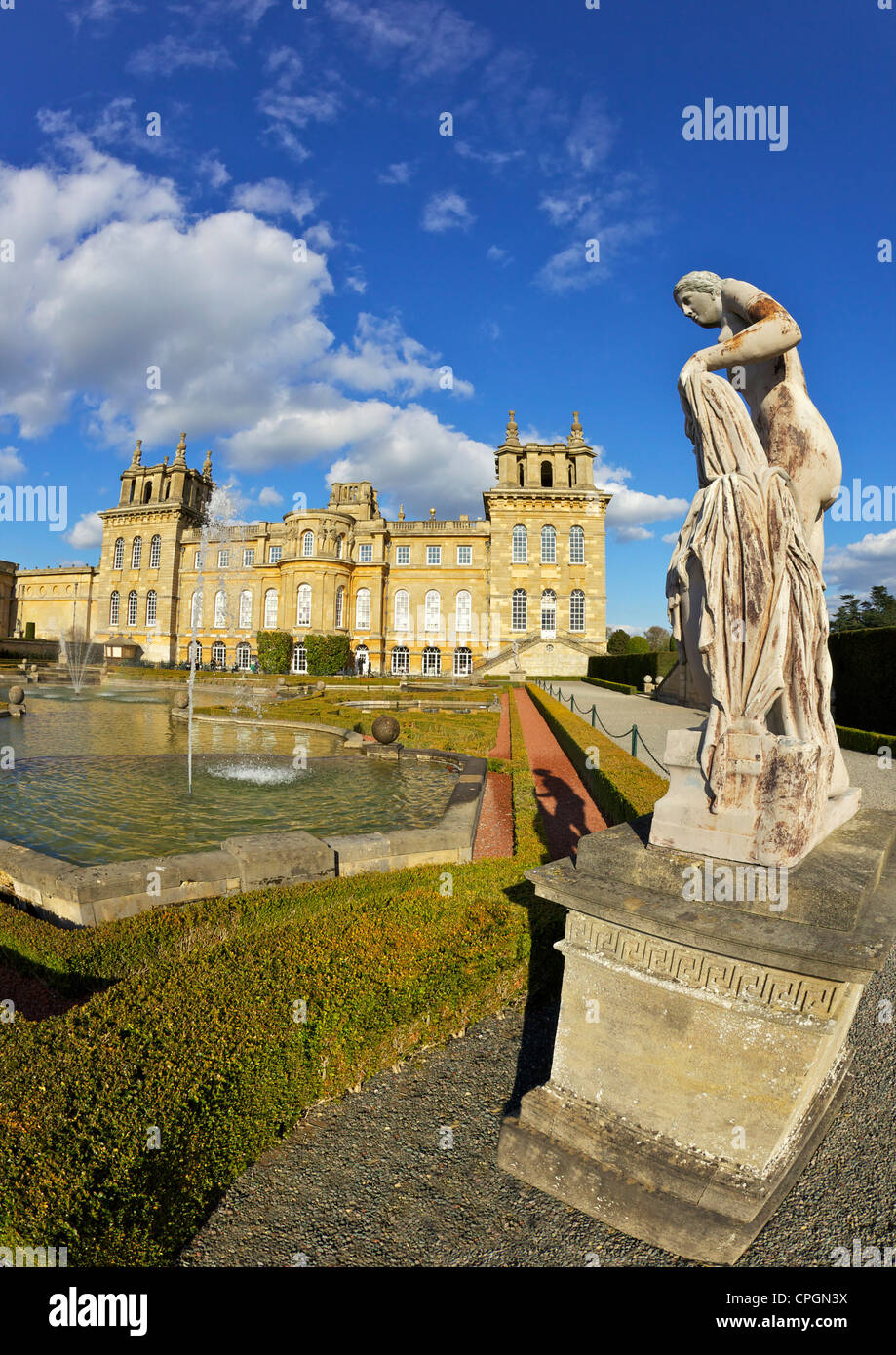 Giardini d'acqua, il Palazzo di Blenheim, il luogo di nascita di Sir Winston Churchill, Woodstock, Oxfordshire, Inghilterra, UK, Regno Unito, Britis Foto Stock