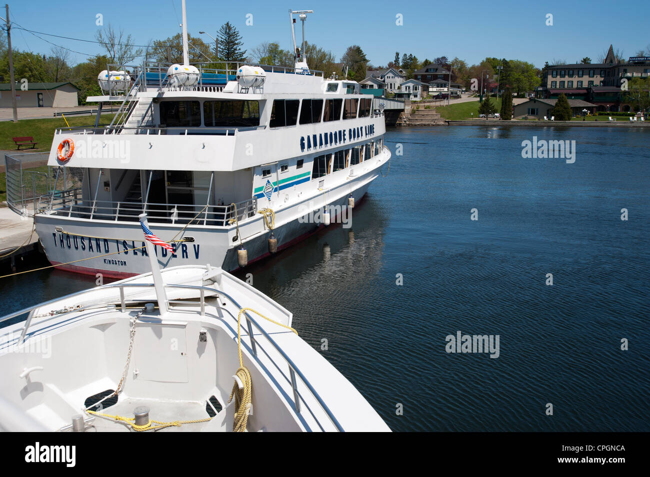 Mille tour isola barche ormeggiate in Gananoque, Ontario, Canada, il gateway per le mille isole Foto Stock