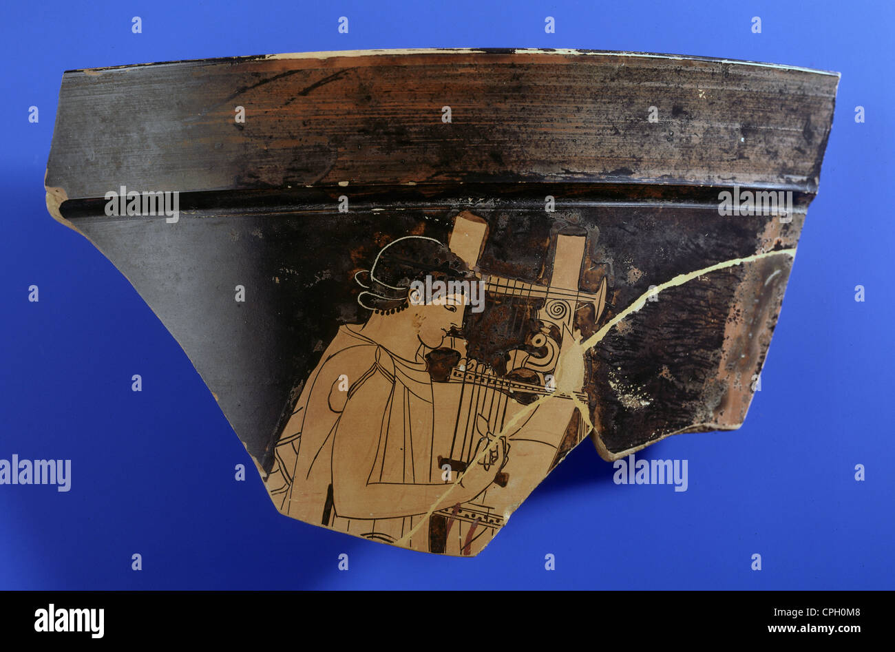 Belle arti, Grecia, ceramiche, un frammento di un cratere a campana, cithara player, soffitta, rosso figurato, circa 500 - 470 BC, Herbert A. Cahn Foto Stock