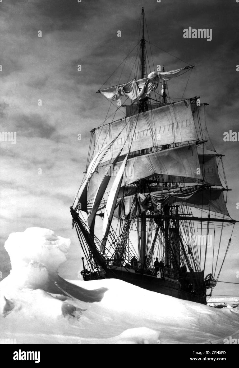 Scott, Robert Falcon, 6.6.1868 - 29.3.1912, esploratore antartico britannico, spedizione in Antartide 1910 - 1912, la sua nave 'Terra Nova' bloccata nel ghiaccio, Foto Stock