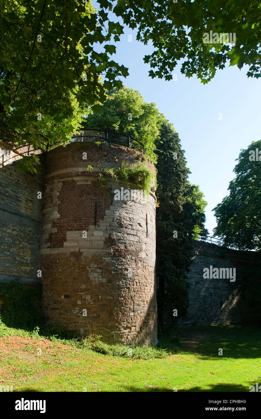 La seconda cinta muraria medievale, anno circa 1350, Aldenhof Park, Maastricht, Limburgo, Paesi Bassi, l'Europa. Foto Stock