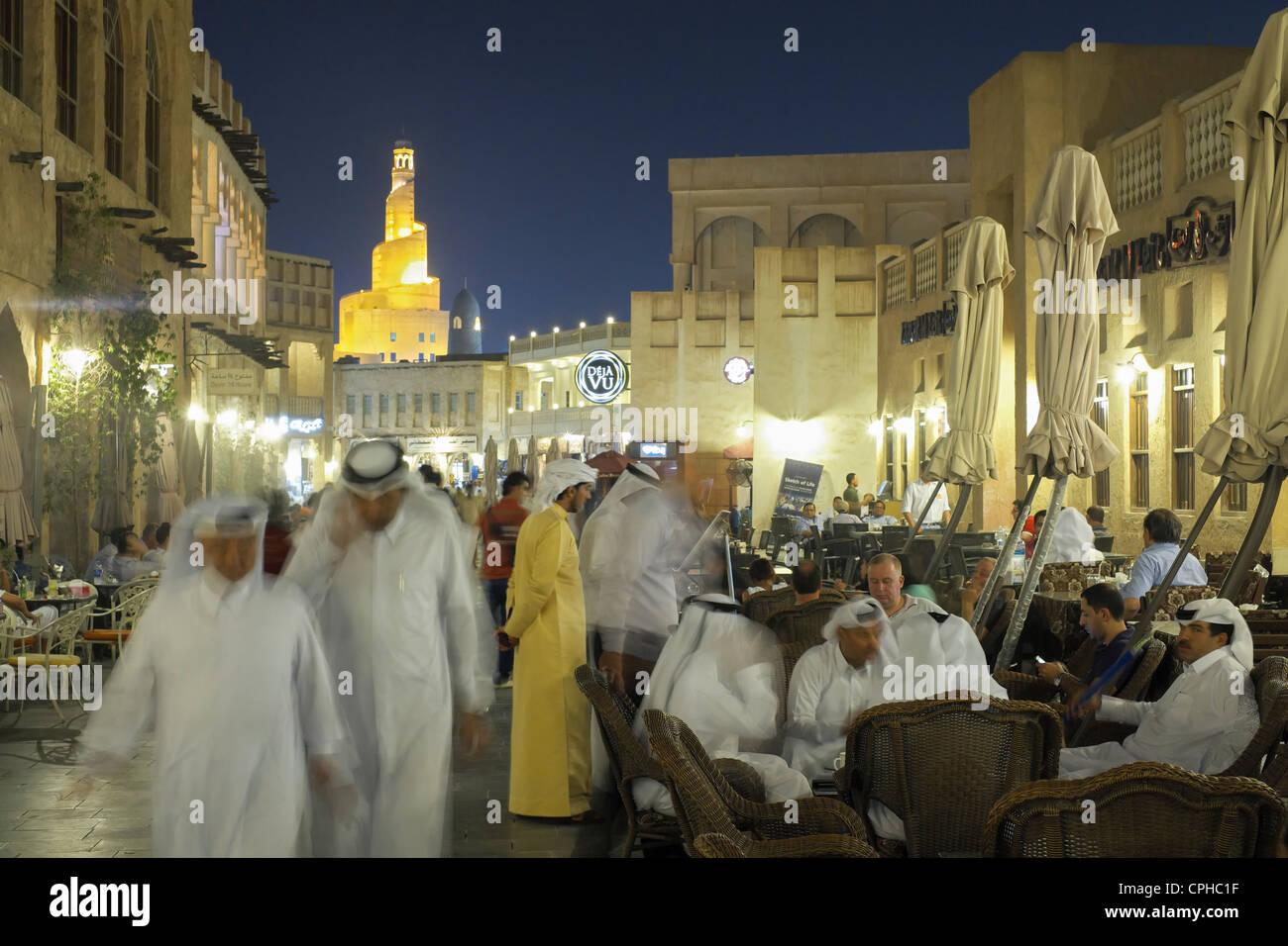 Souq Waqif di notte a Doha in Qatar Foto Stock