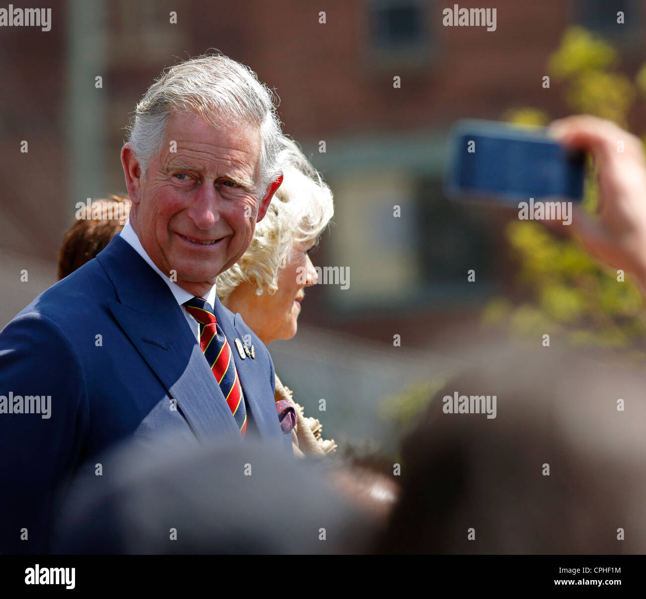 Charles, Principe di Galles, prende parte ad una cerimonia con Camilla, duchessa di Cornovaglia, 21 maggio 2012, in Saint John, Canada. Foto Stock