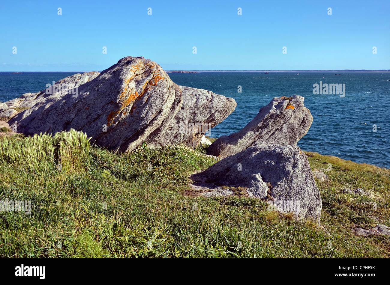 Rocce di granito sulle dune della Wild Coast (Côte Sauvage) sulla penisola del Quiberon in Francia. Foto Stock