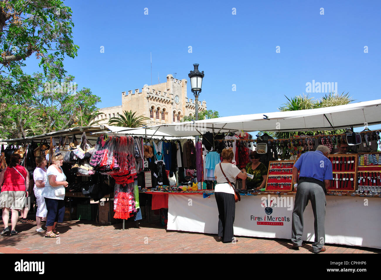 Mercato del sabato, Plaça Des Nato, Ciutadella de Menorca Minorca, Isole Baleari, Spagna Foto Stock