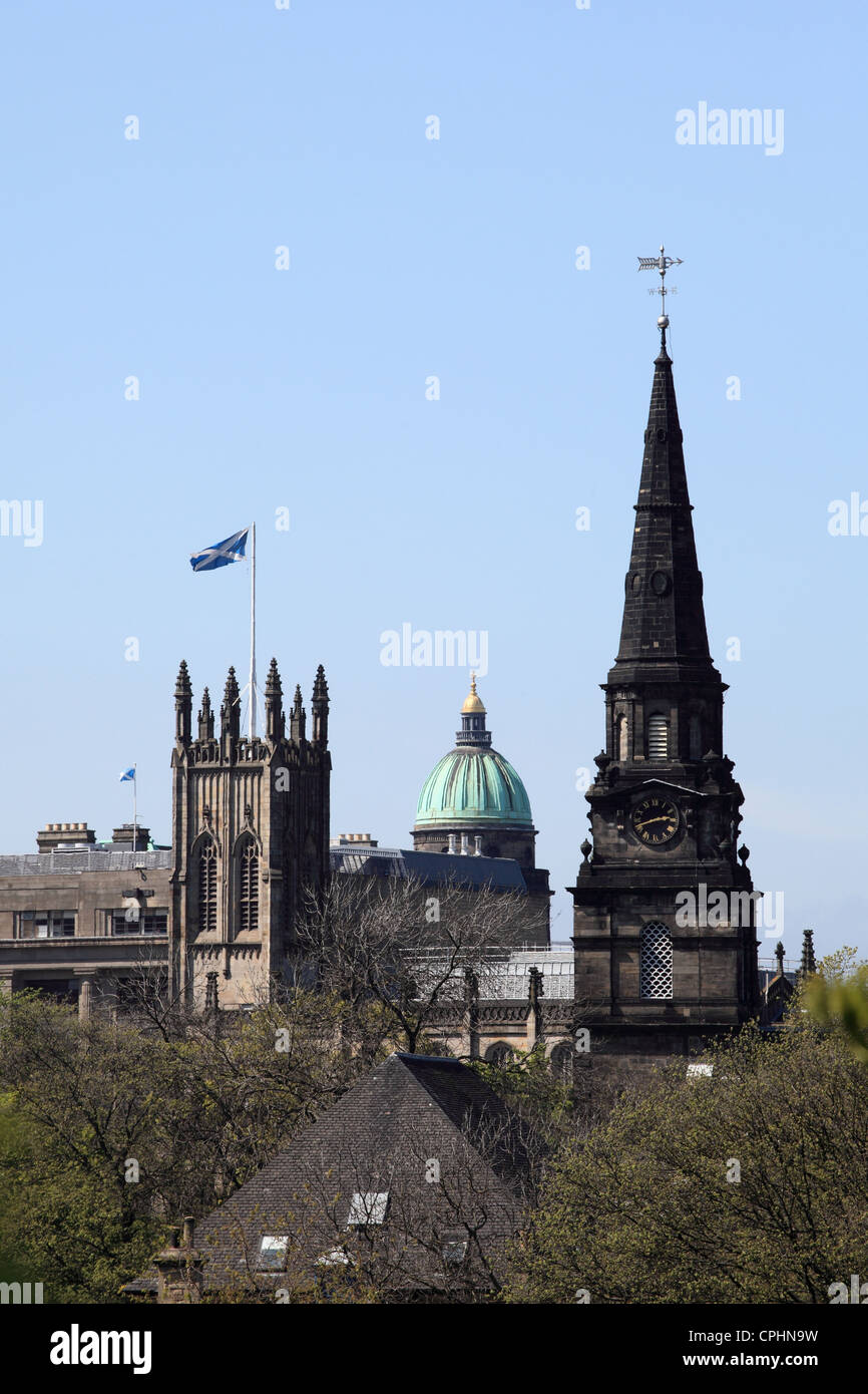 Guglia di St Cuthberts, Torre di San Giovanni , e la cupola di West Register House, Edimburgo Scozia UK Foto Stock