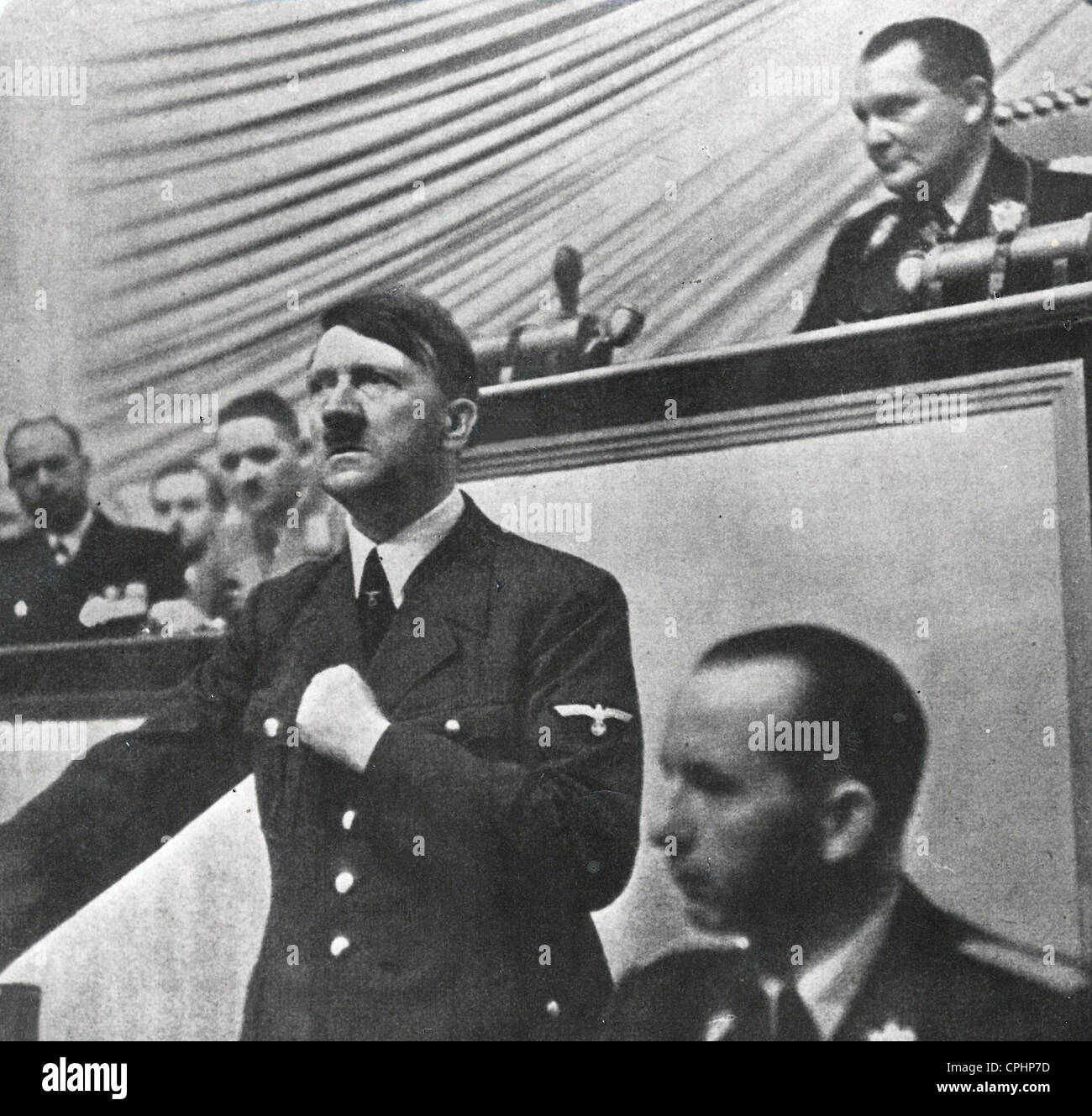 Il cancelliere Adolf Hitler durante il suo discorso al Reichstag annunciando l invasione della Polonia, 1 settembre 1939 (foto b/n) Foto Stock