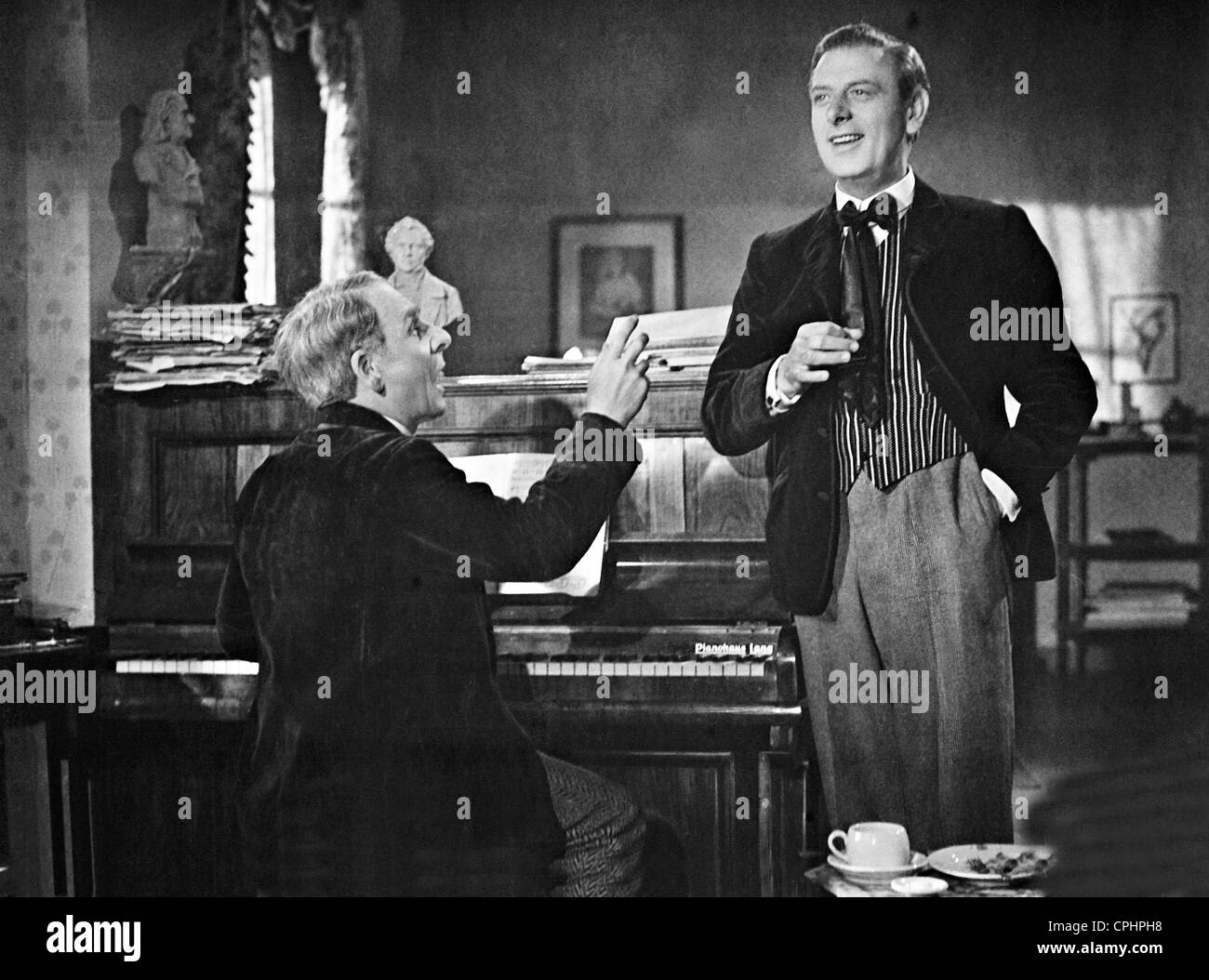 Paul Kemp e Johannes Riemann in 'Dcome Lied der Nachtigall', 1943 Foto Stock