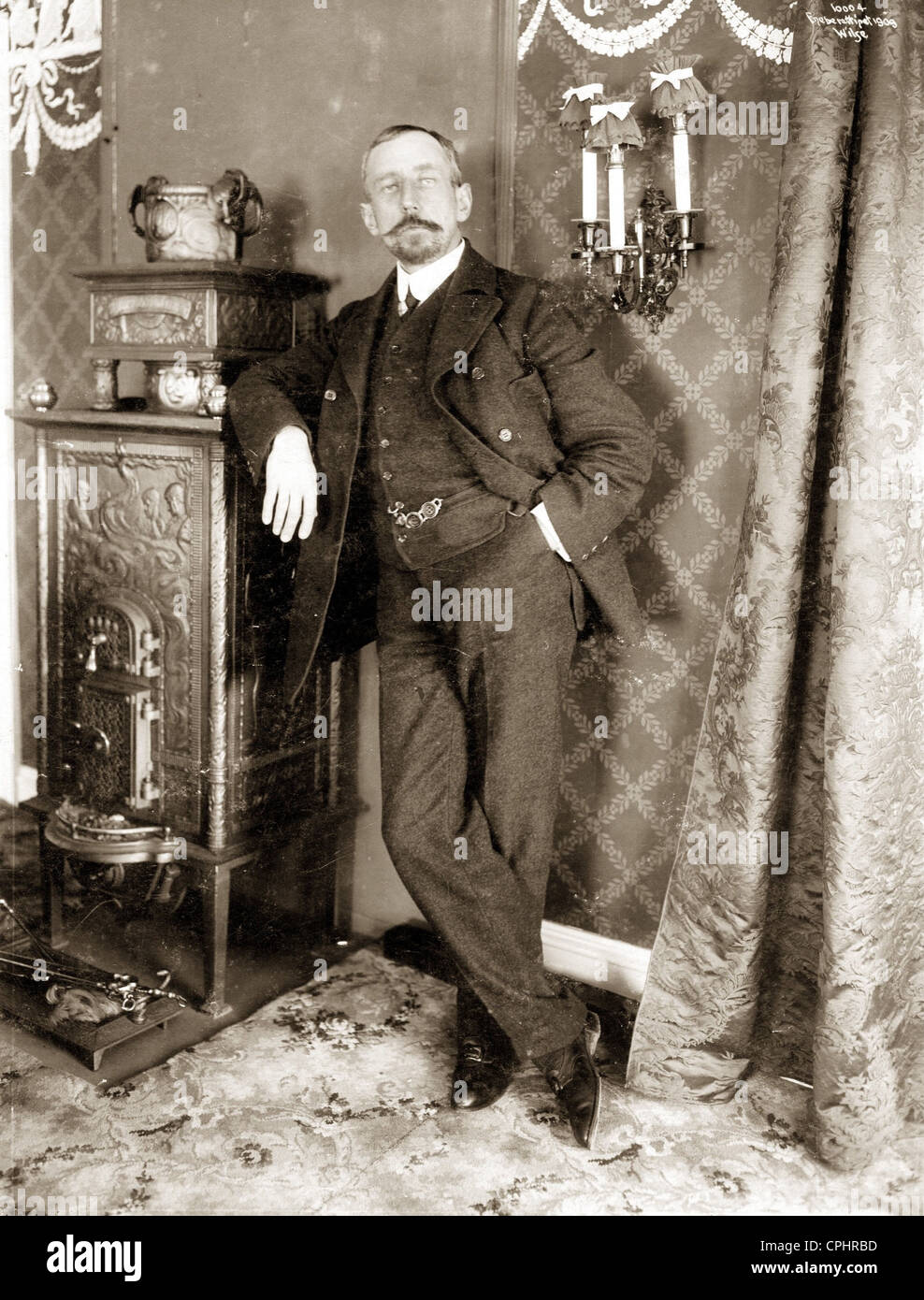 Artico norvegese explorer Roald Amundsen (nato 1872 e assente dal Giugno 18, 1928). La foto è stata scattata nella sua casa di Christiana. Foto Stock