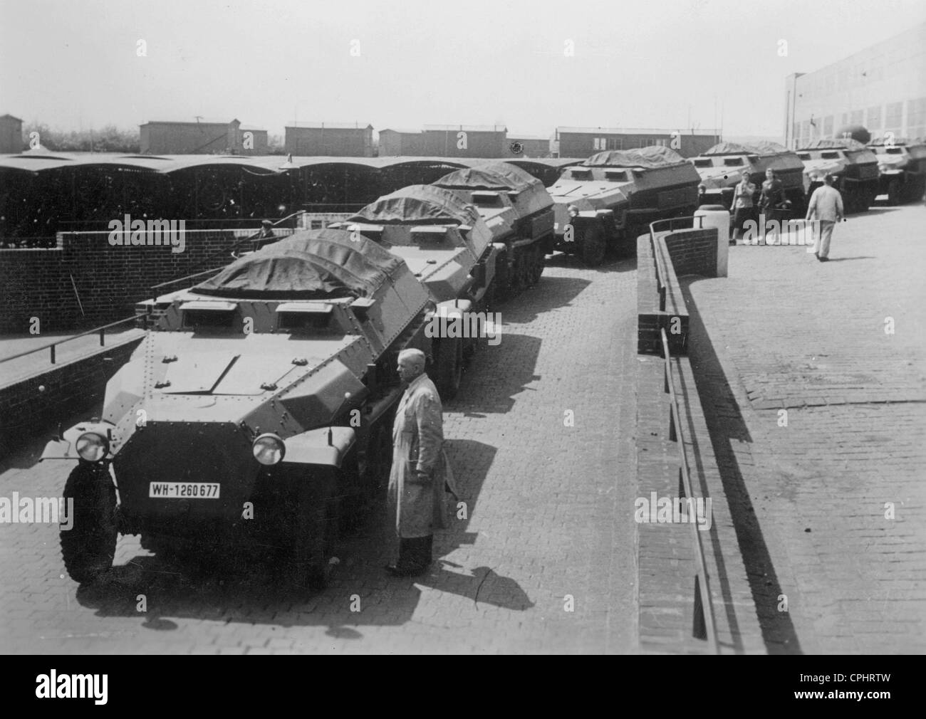 Corazzate tedesche portatori del personale prima della consegna, 1942 Foto Stock