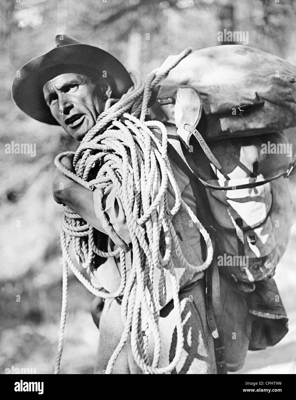 Luis Trenker in 'La montagna chiama', 1938 Foto stock - Alamy